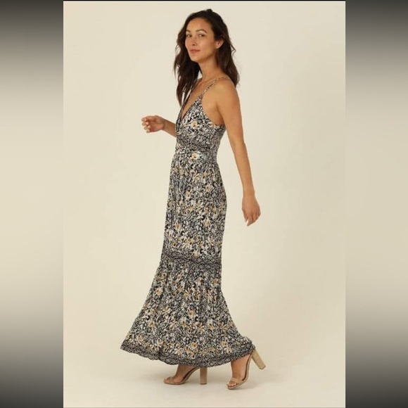 Like New Nostalgia Black Floral Cut Out Maxi Dress - Picture 4 of 11